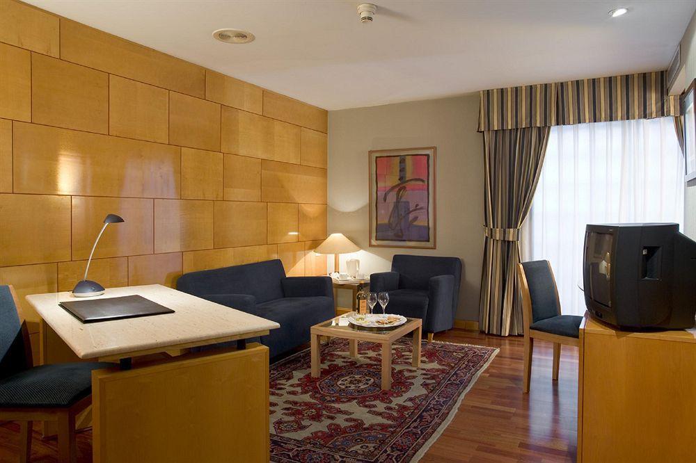 Hotel Ciudad De Valladolid Rum bild