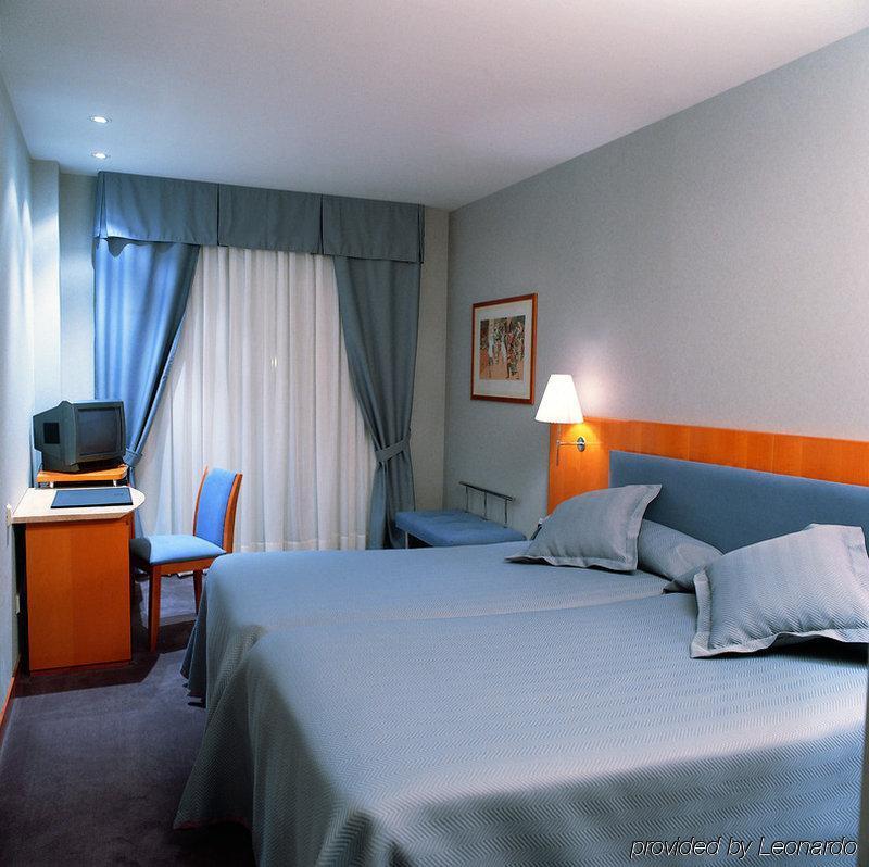 Hotel Ciudad De Valladolid Rum bild