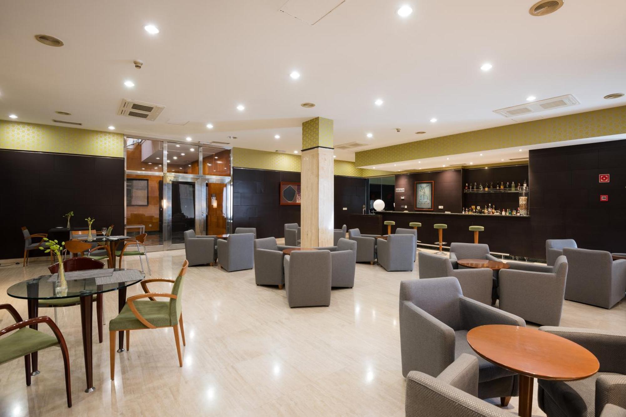 Hotel Ciudad De Valladolid Exteriör bild