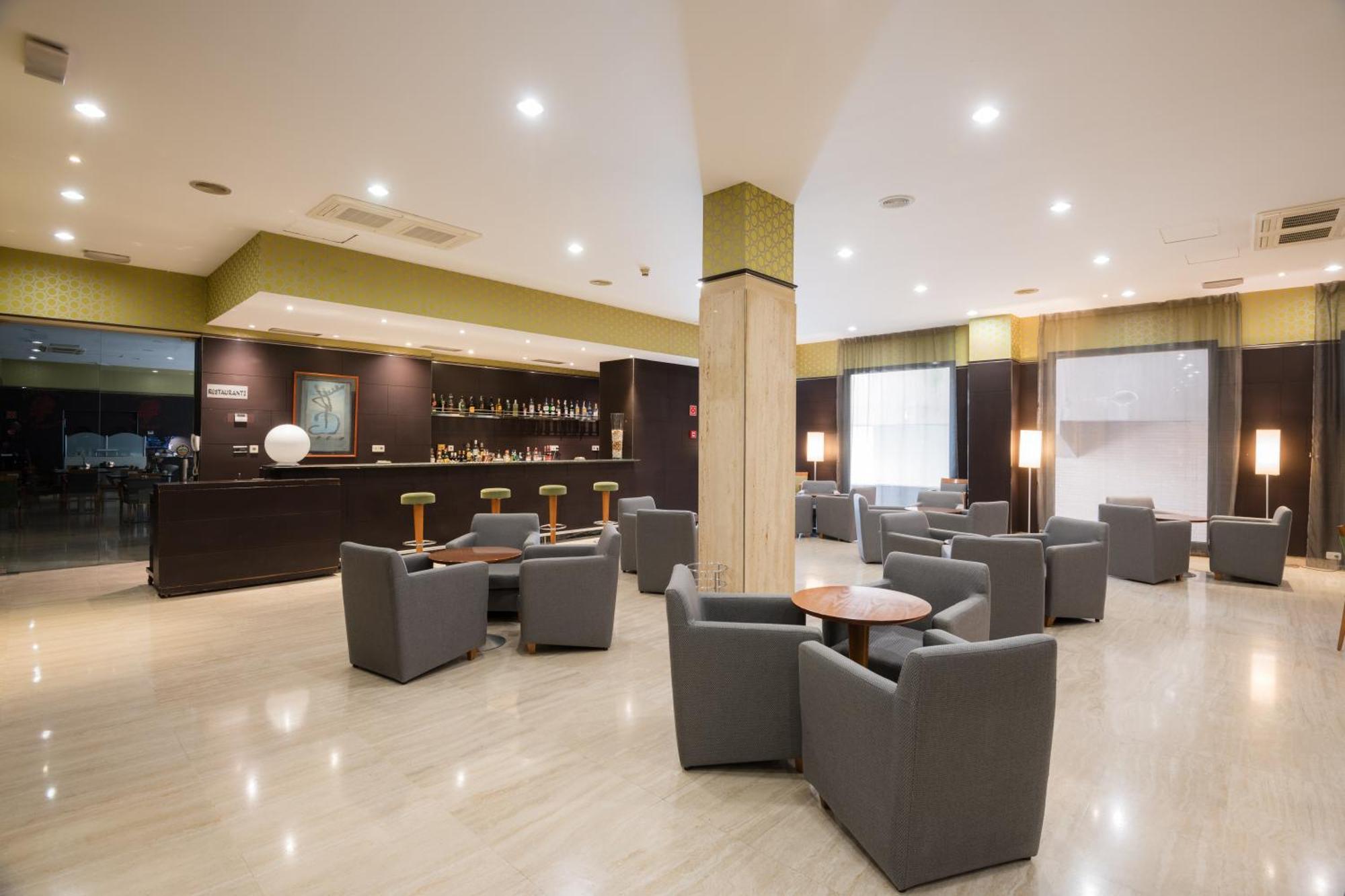 Hotel Ciudad De Valladolid Exteriör bild