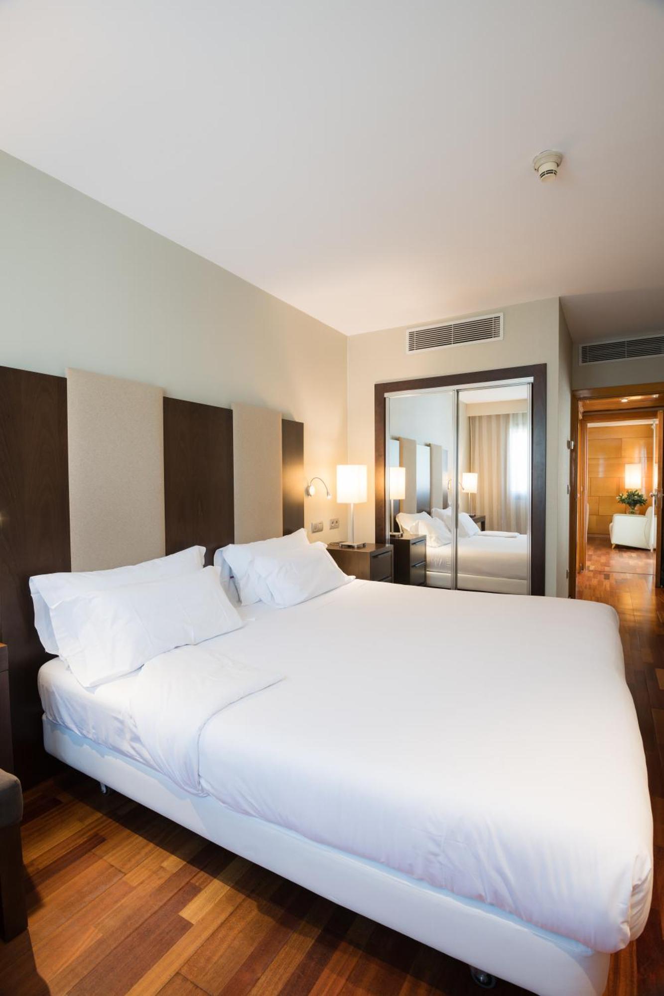 Hotel Ciudad De Valladolid Exteriör bild