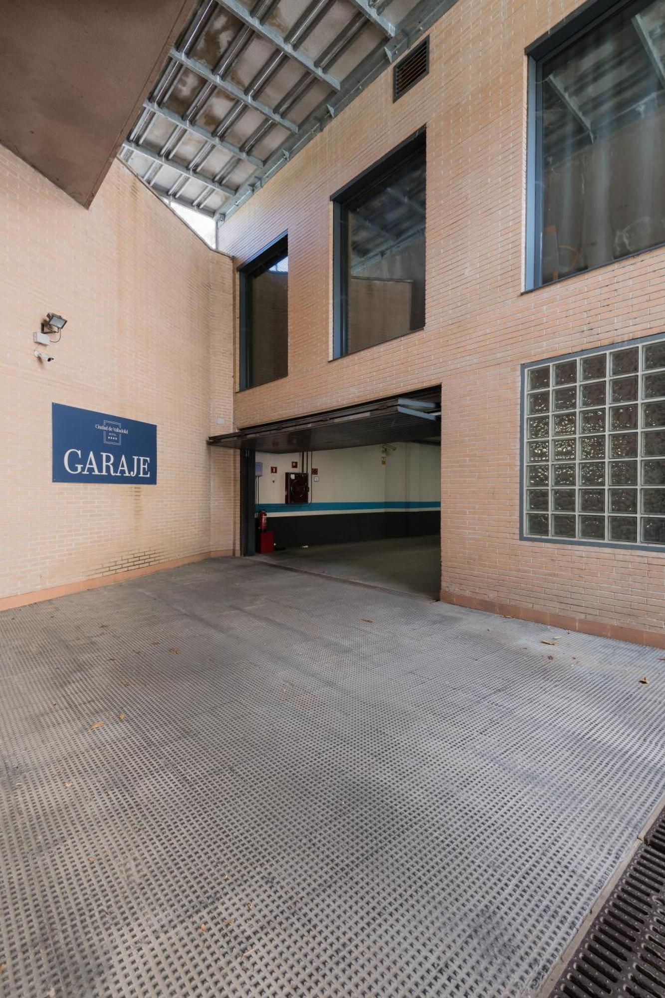 Hotel Ciudad De Valladolid Exteriör bild